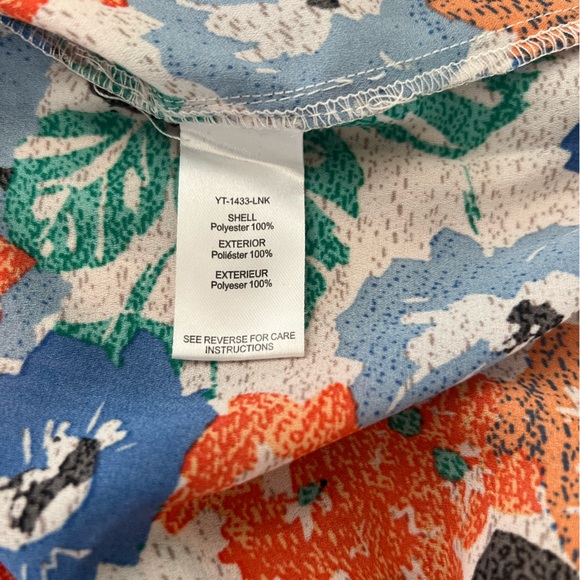 Harlyn | Floral Button Up - Picture 7 of 7